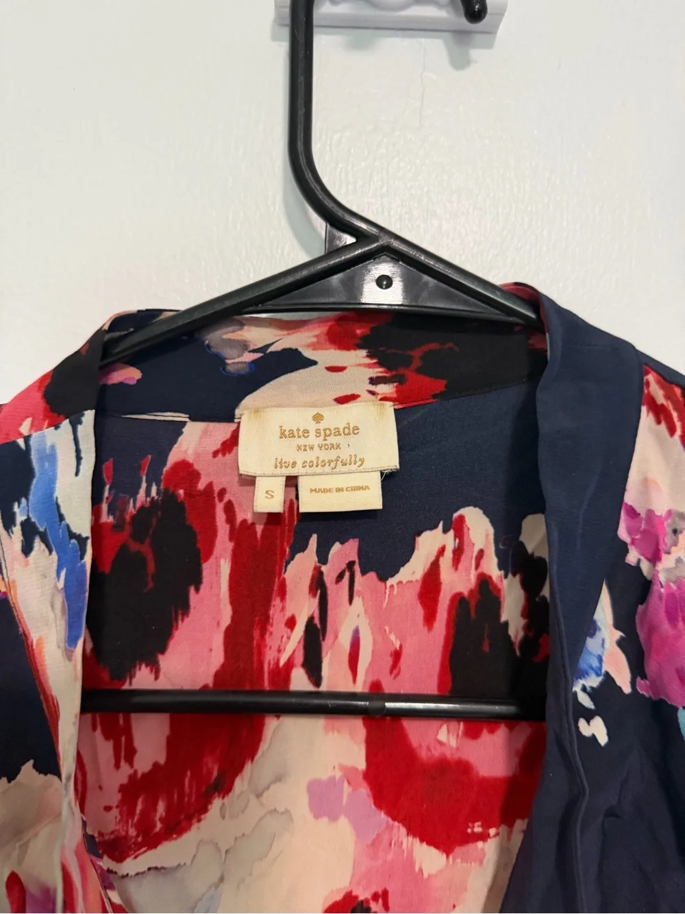 KATE SPADE HAZY FLORAL READLE SILK TIE NECK BLOUSE Size Small